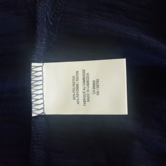 Reitmans Blue V-Neck Top, Size M - Picture 10 of 11